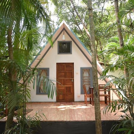 Temple Garden Seaside Cottages ปาโลเลม ภายนอก รูปภาพ